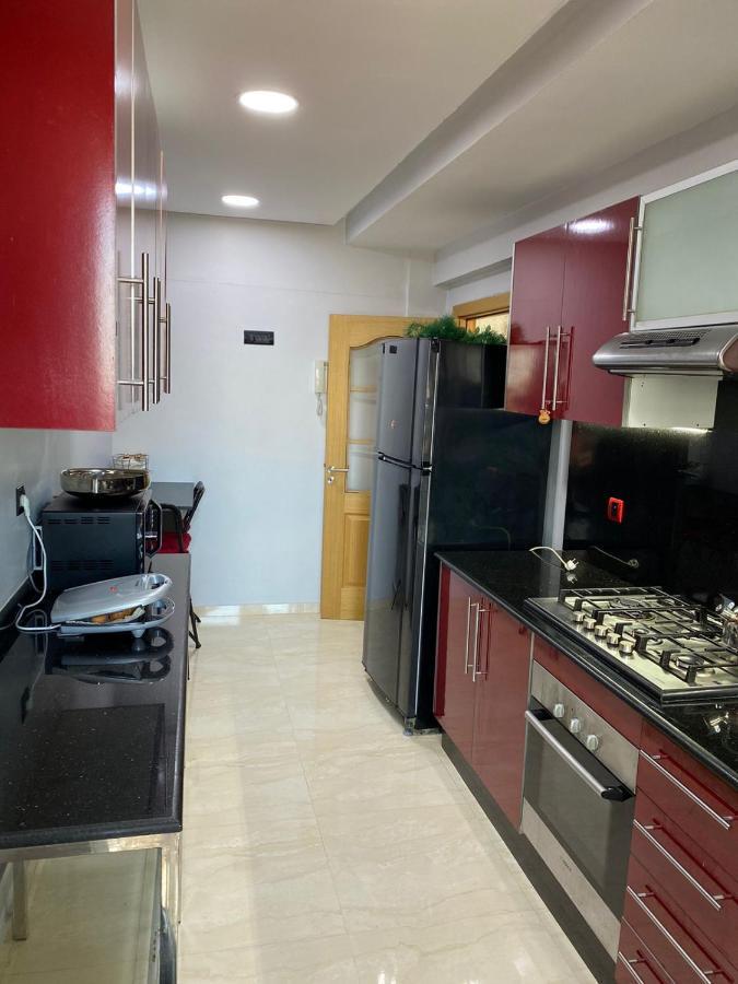 Magnifique Appart F3, Renove, Tres Bien Desservie Casablanca Exterior photo